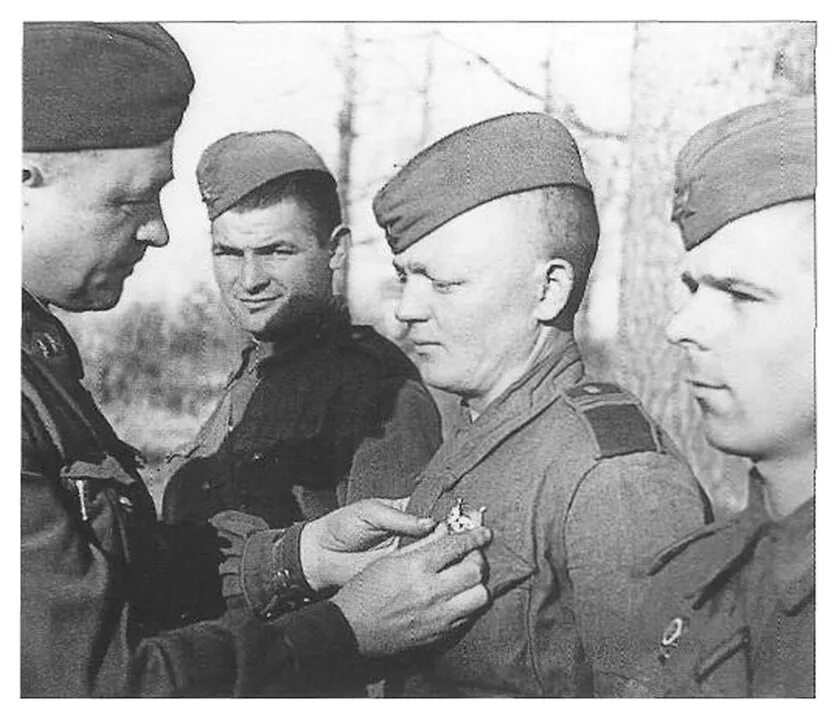 вов 1941-1945. солдаты штурмовавшие рейхстаг. защитники блокадного ленинграда. макс альперт комбат. мужество в военное время.