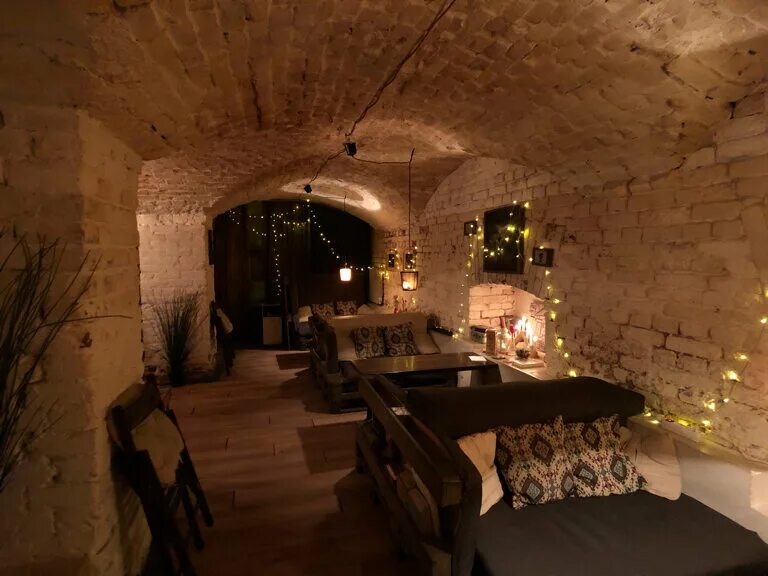 настоящий погреб ледник. погреб санкт петербург. погреб в ленобласти. погреб санкт петербург. колизей афонская 25 бар.