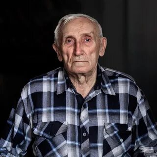 Худой старик