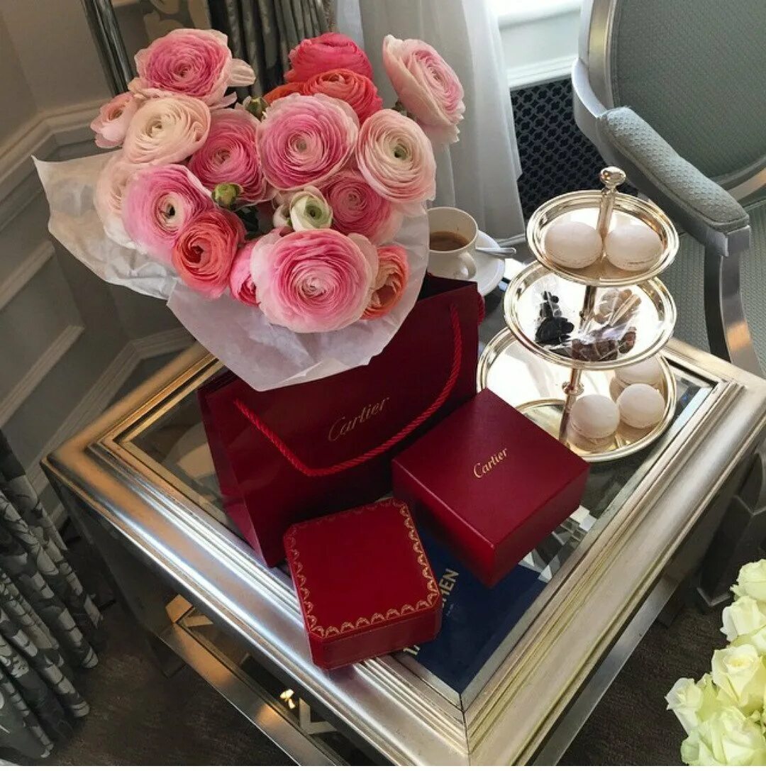 Символический подарок. Подарок будет позже. Подарок стоковое фото. Анонимные подарки. Подарок эстетика.