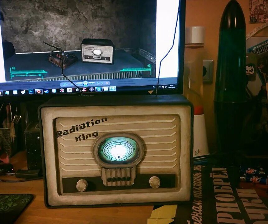 Радио из фоллаут. Radiation King. Радио фоллаут 5. Fallout Radio приемник.