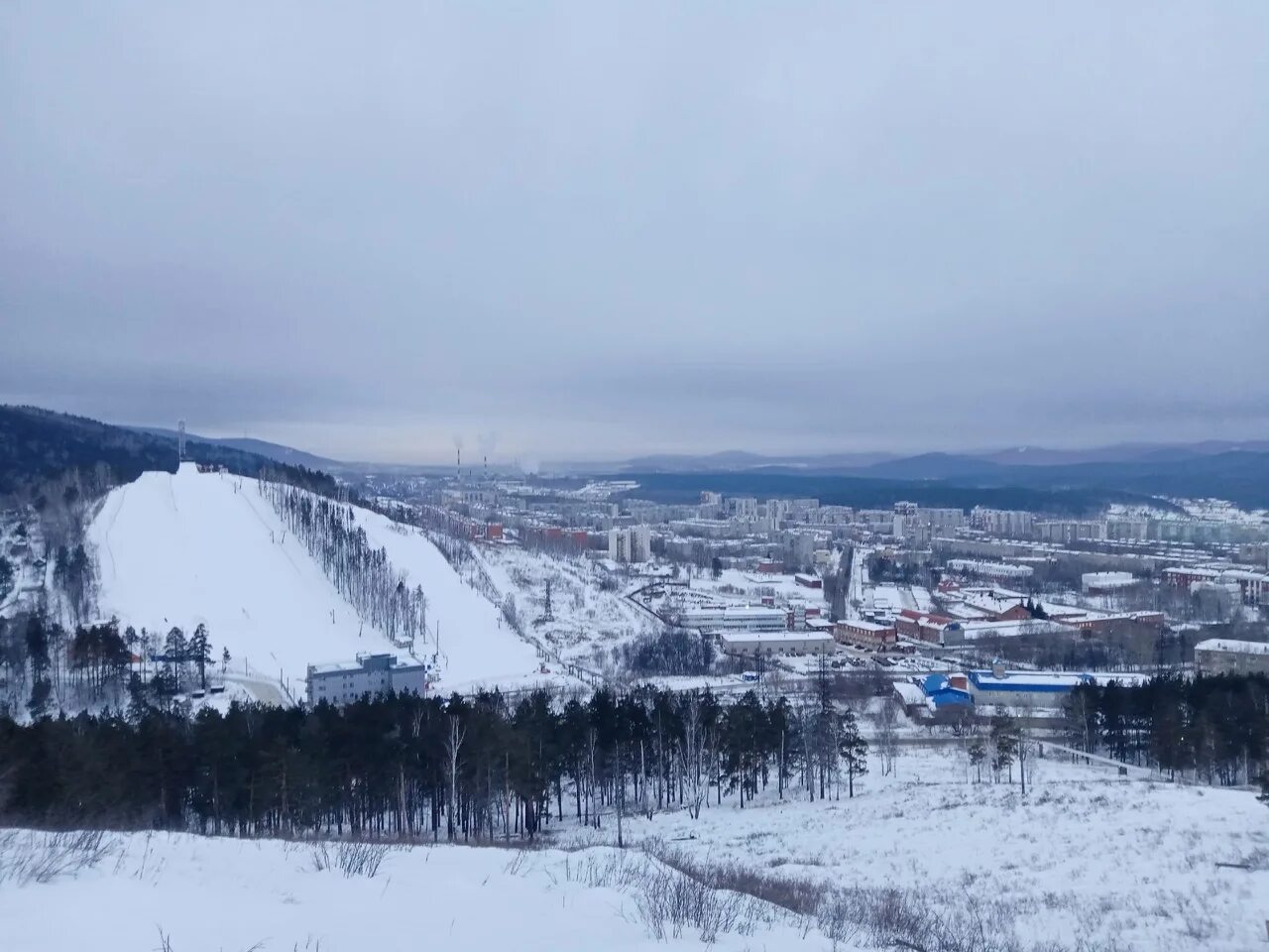 Память города миасса. Миасс Машгородок. Достопримечательности Миасса Машгородок. Город Миасс 2011. Демидов Миасс Машгородок.