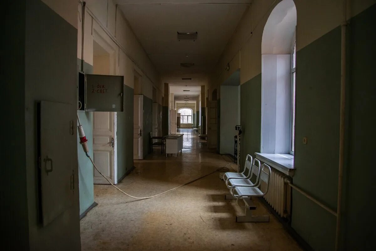 Гкб 4 закрывают. 4 городская клиническая больница оренбург. Гкб 4 закрывают. Инфекционная клиническая больница 4. Герб больницы.