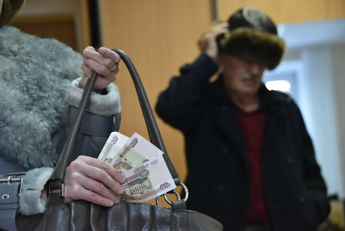 Пенсионер пенсия россия. Лдпр индексация пенсий работающим пенсионерам. Работающие пенсионеры. Госдума о работающих пенсионерах сегодня. Пенсии повысят.