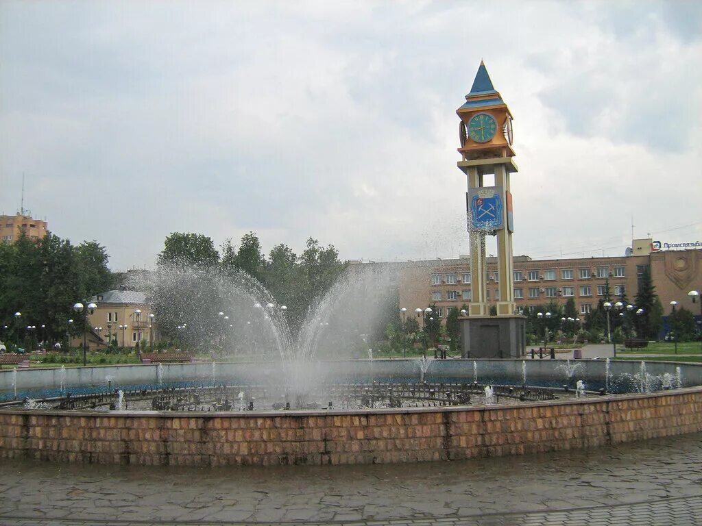 подольск московская область площадь. подольск московская область площадь. подольск часы на площади ленина. подольск московская область площадь. площадь ленина подольск.