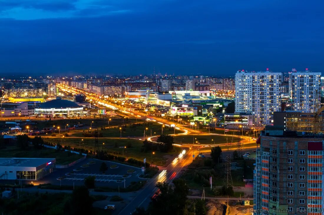 Ковид в красноярске. Покровский район Красноярск. Район Покровка Красноярск. Ночной Красноярск Покровка. Вид с Покровки на Красноярск.