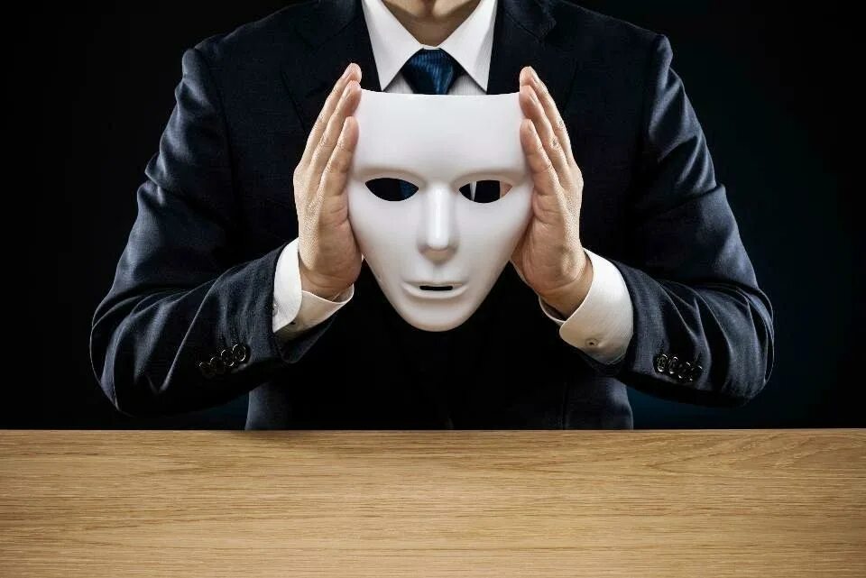 Человек в капюшоне. Человек в капюшоне. Человек скрывающий свое имя. Человек скрывающий свое имя. Анонимный человек.