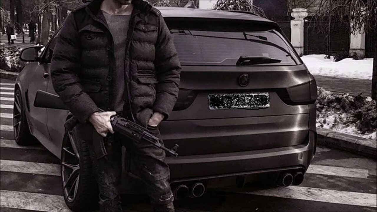 Бандит стоит. Bmw m5 бандит абу. ауди а8 бандитская. бандитская бмв х6. range rover sport бандитский.