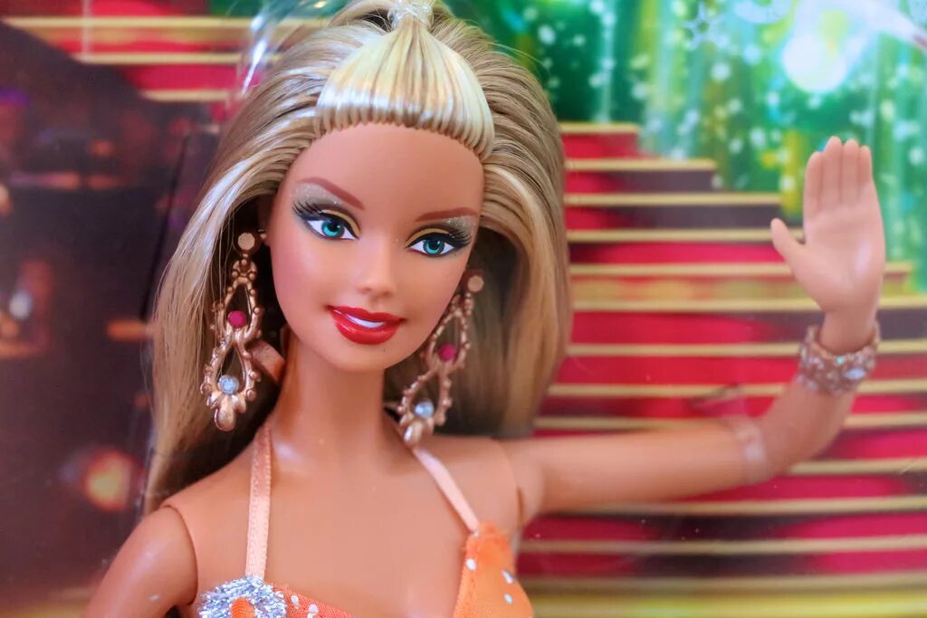 Old barbie. Barbie 90-х sun jewel. странные куклы барби. Old barbie. барби peach pretty.