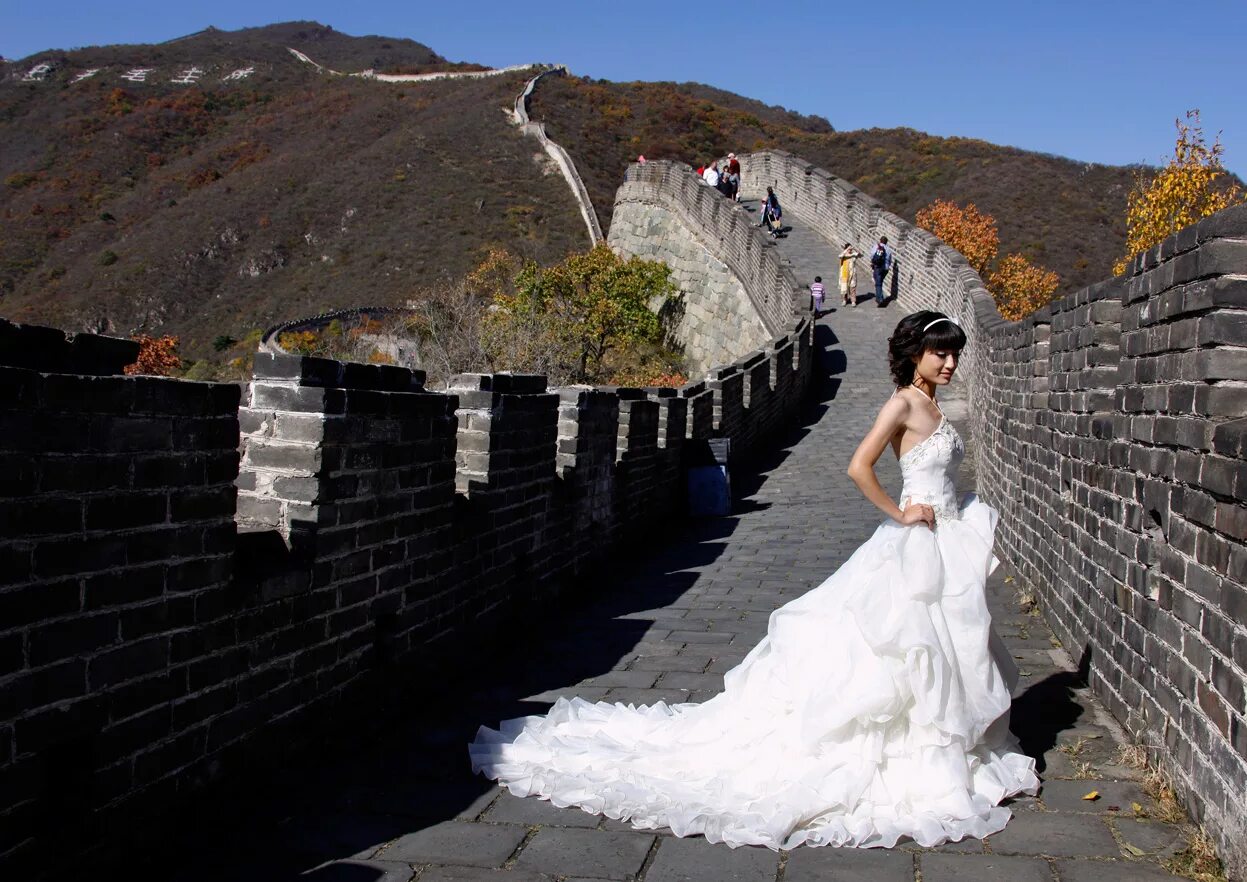 Китайские Свадебные фотосессии. Китайская стена. Свадебная фотосессия в Китае. Девушка на китайской стене. Покраше ая стена