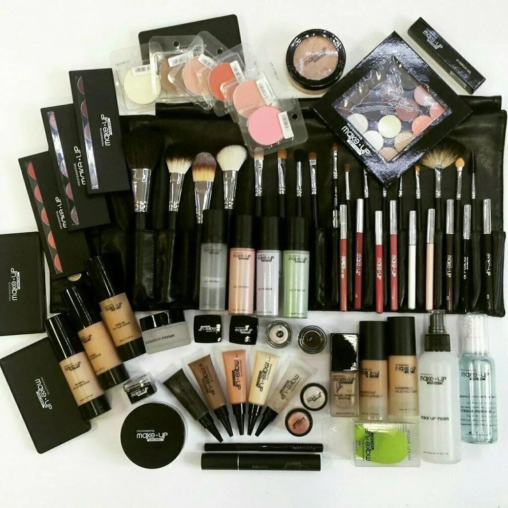 Косметика для макияжа. Декоротивнаякосметика. Косметика для макияжа. Косметика арт. Современная косметика.