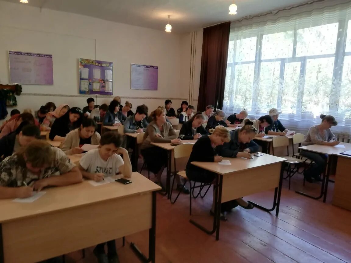 школа имени абая федоровка. фотографии 85 - 92 выпуск школы 10 в г. казахстан. школа имени абая. школа имени абая.