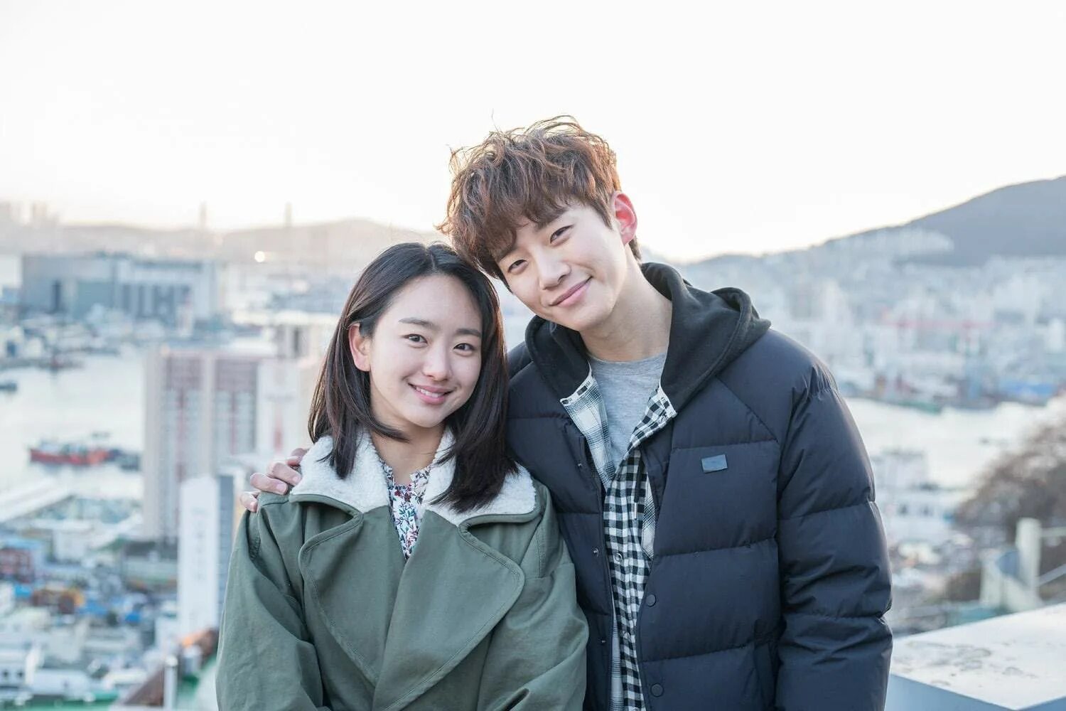 В движении дорама 2. Движение дорама 2022. Истинная красота дорама 2021. Оттенки сердца дорама. Директор ким дорама.