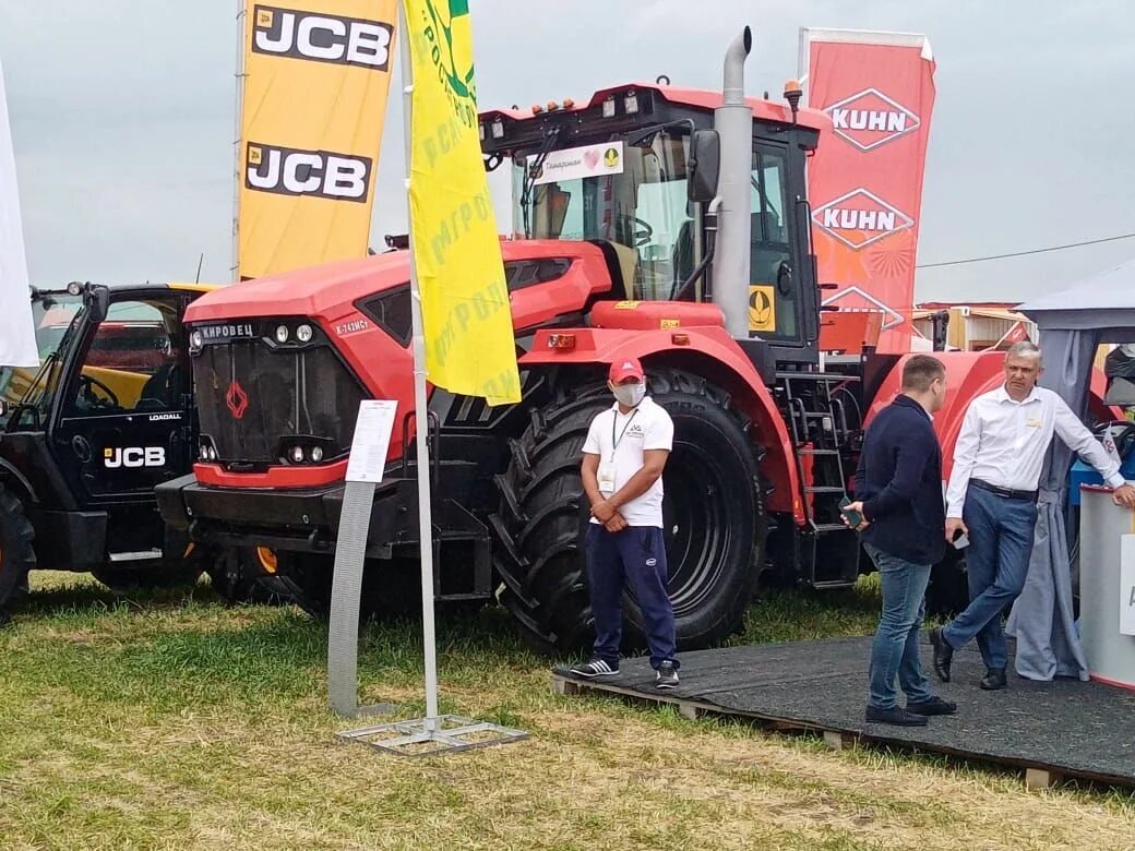 Авито сельхозтехника. Эксплуатация сельскохозяйственной техники. Рынок сельхозтехники. Стойки под сельхозтехнику. Культиватор универсальный кбм-8п.