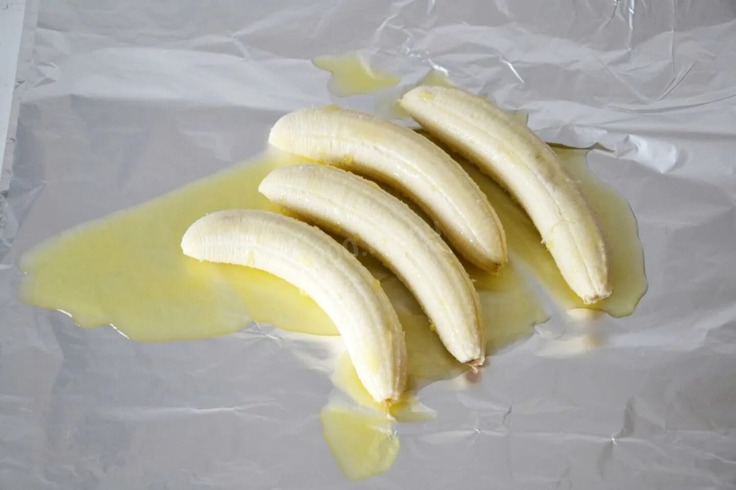 Бананы в духовке. Запеченные бананы в духовке. Банан для запекания. Печеный банан в духовке.