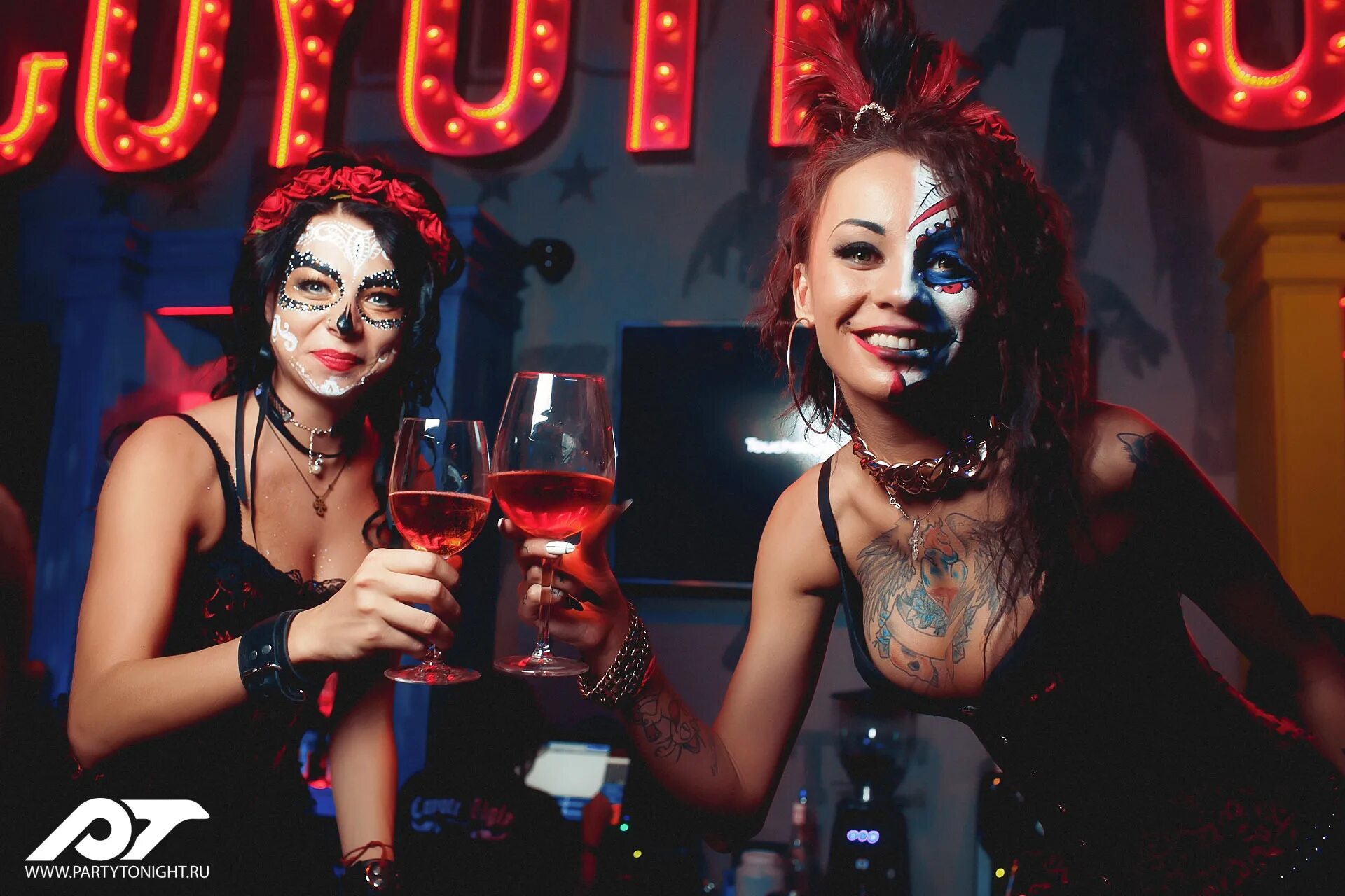 бар гадкий койот санкт-петербург. бар дикий койот питер. дикий койот бар москва. бар койот москва. бар coyote ugly москва.