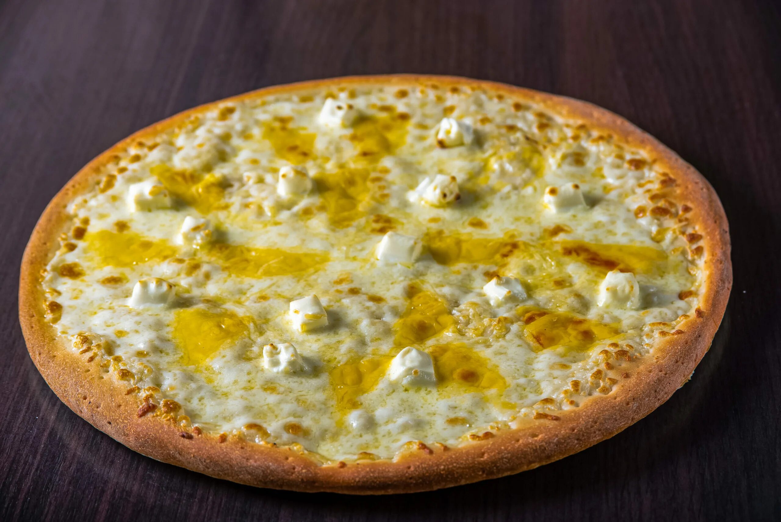 Четыре пиццы. Пицца сырная. Четыре сыра. Итальянская пицца 4 сыра.