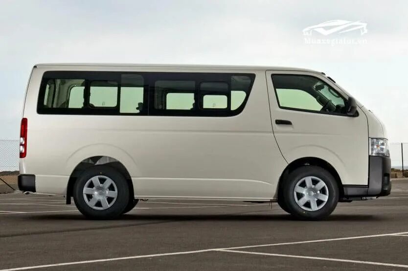 Хайс 2024. Toyota touring hiace 2004. Тойота хайс trh226. Хайс расход бензина. Тойота hiace 2008.
