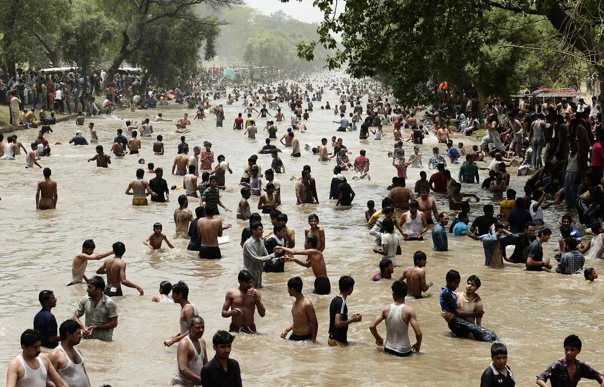 аномальная жара в европе 2022. жара летом в узбекистане. таджики в жару. жара средняя азия. жаркая погода в средней азии.