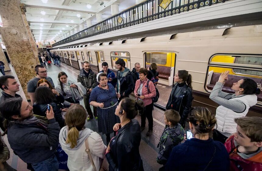 Купить поездки метро. Московское метро экскурсии. Экскурсия в метро. Экскурсия метрополитен Москва. Экскурсия по московскому метро.