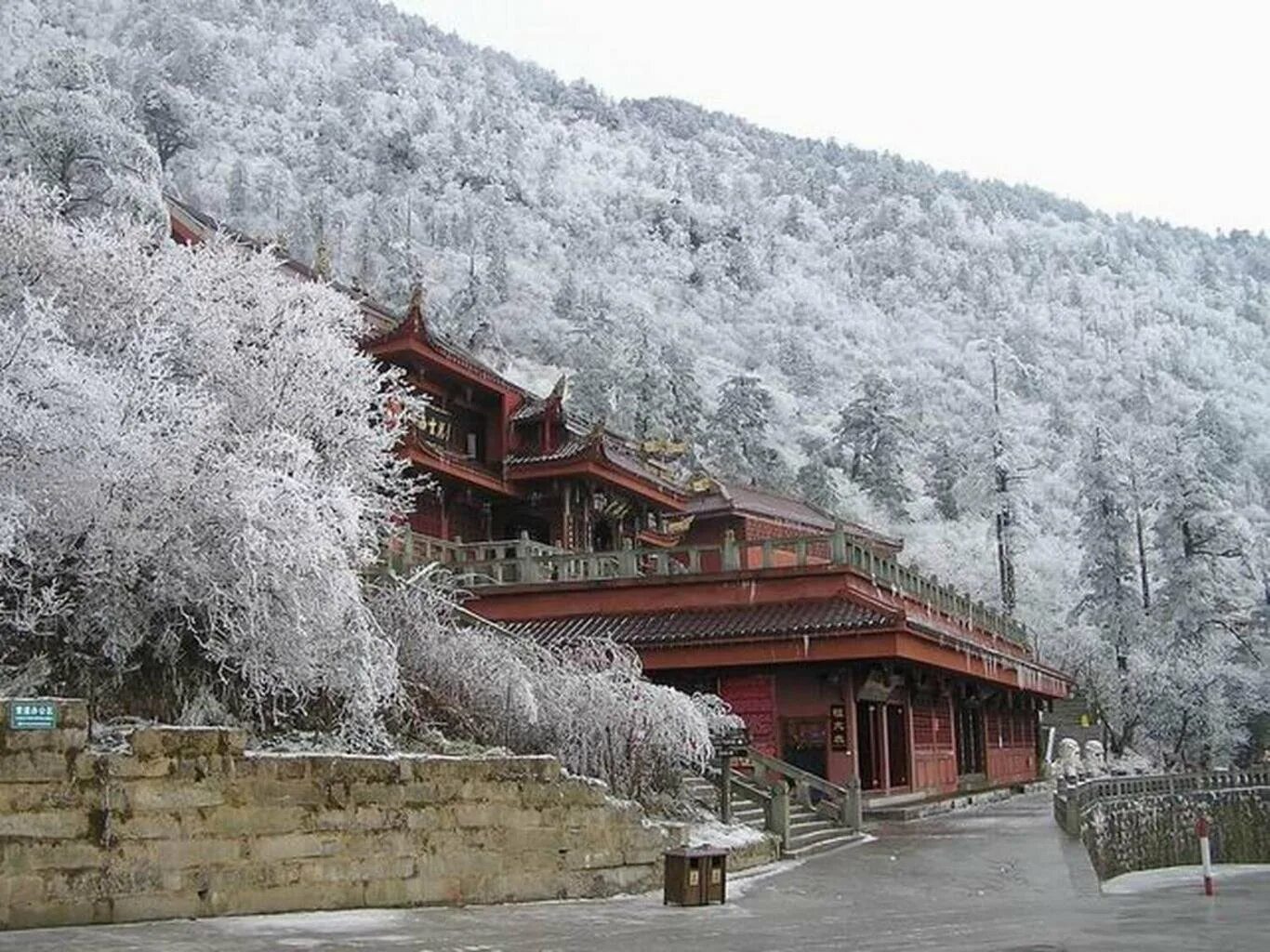 юньнань-гуйчжоуское нагорье. национальный парк хуаншань в китае. природа китая климат. вьетнам горы. китайский пейзаж.