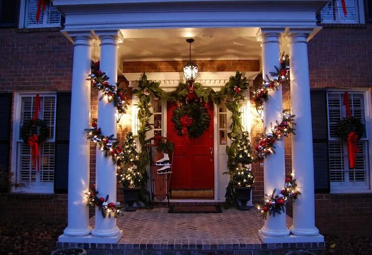 The Look Frontgate Blog Front door christmas decorations, Christmas door decorat