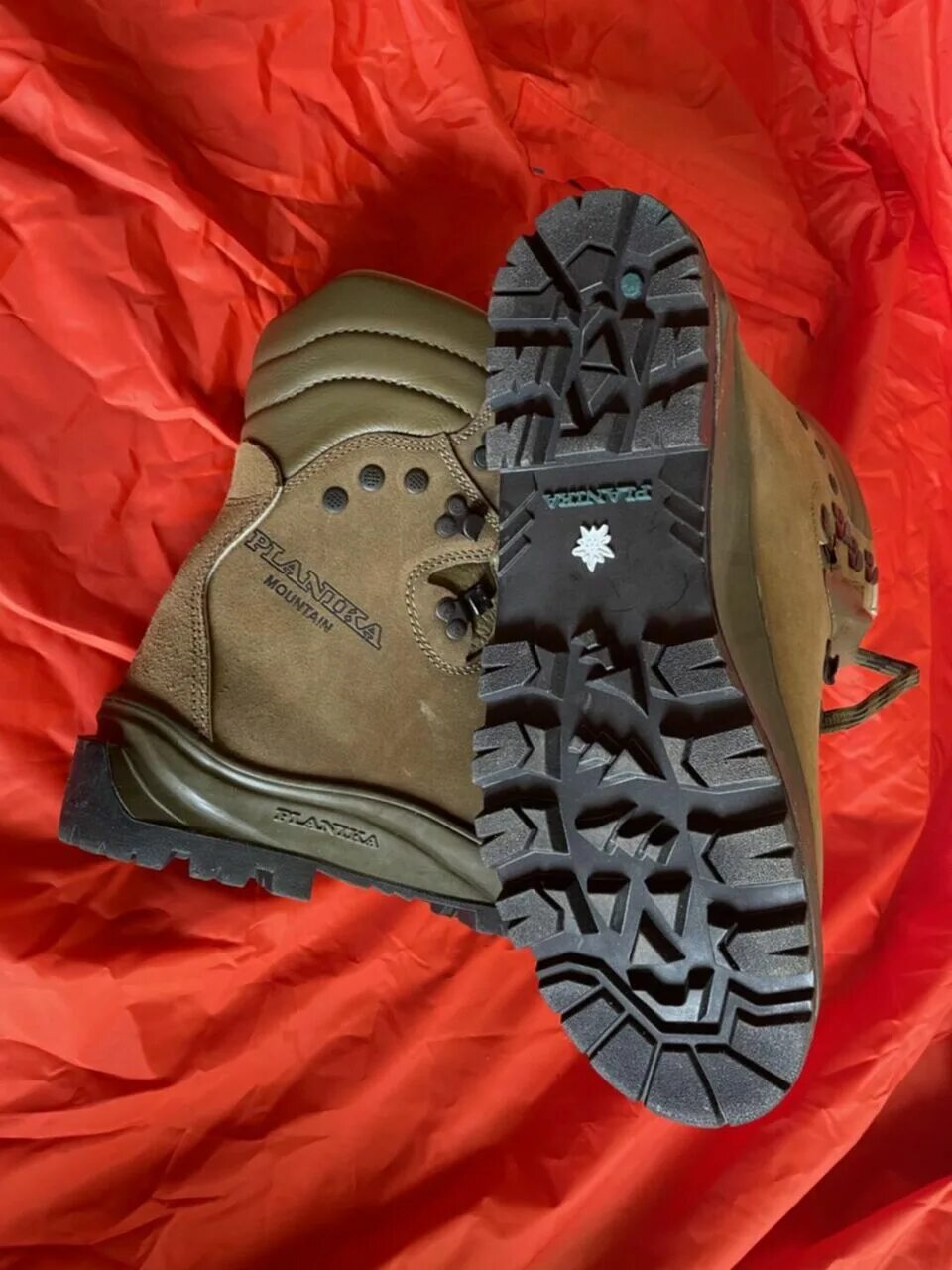 Развалилась обувь. Ботинки хождения. Какие ботинки выбрать. Амб обувь производитель. Обувь для хождения по песку.