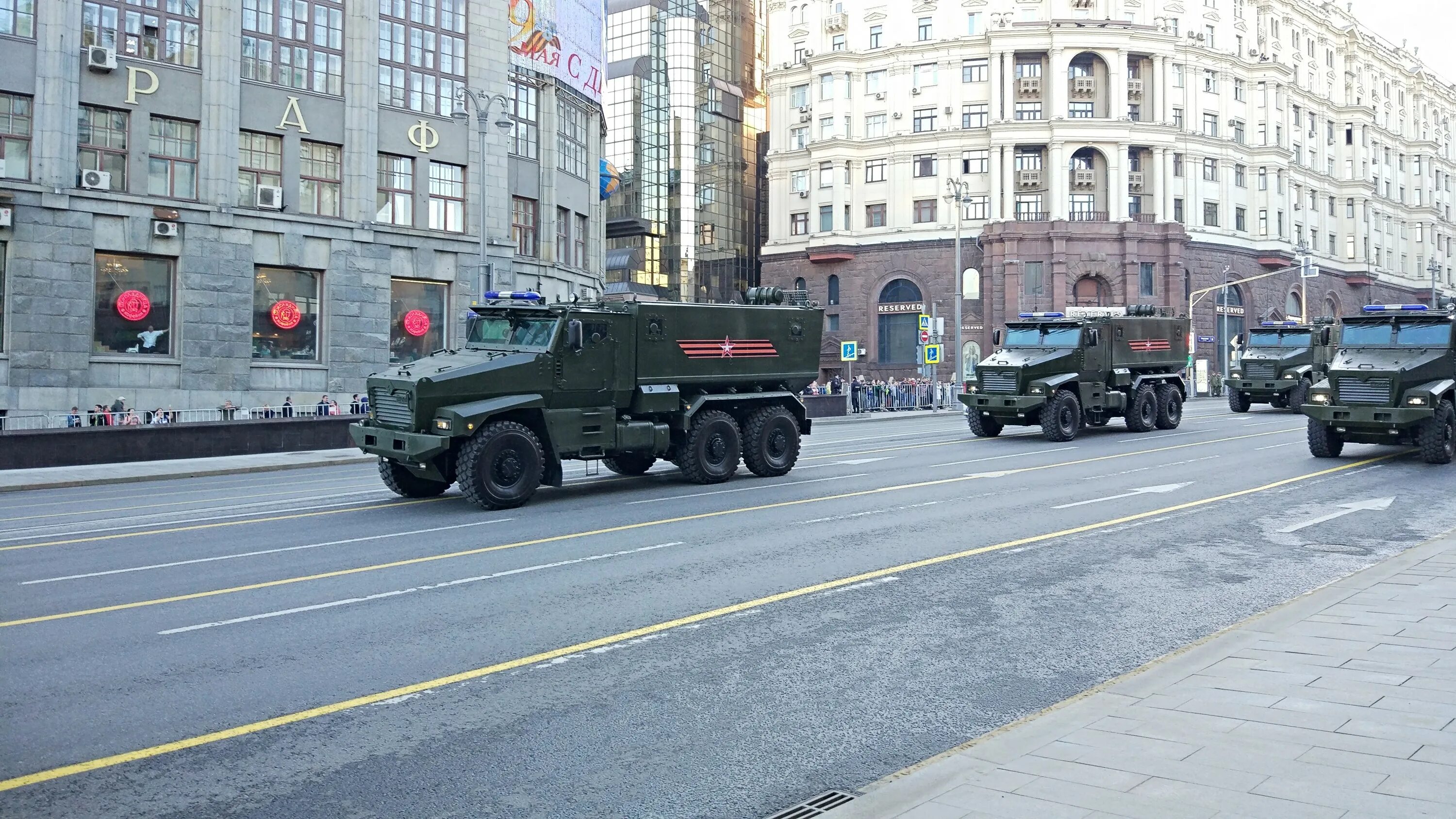 Д001-015-010. Надпись классная работа. 5/8,9:1/17,36+1/1,4решить. Это видео недоступно youtube. (-1 3/8-2 5/12):5 5/12.