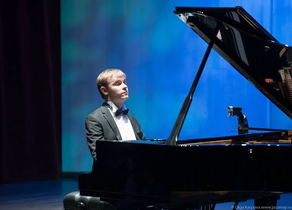 Олег аккуратов слепой. Олег аккуратов 2020. Аккуратов олег борисович пианист. Олег борисович аккуратов. Фортепиано олег аккуратов.