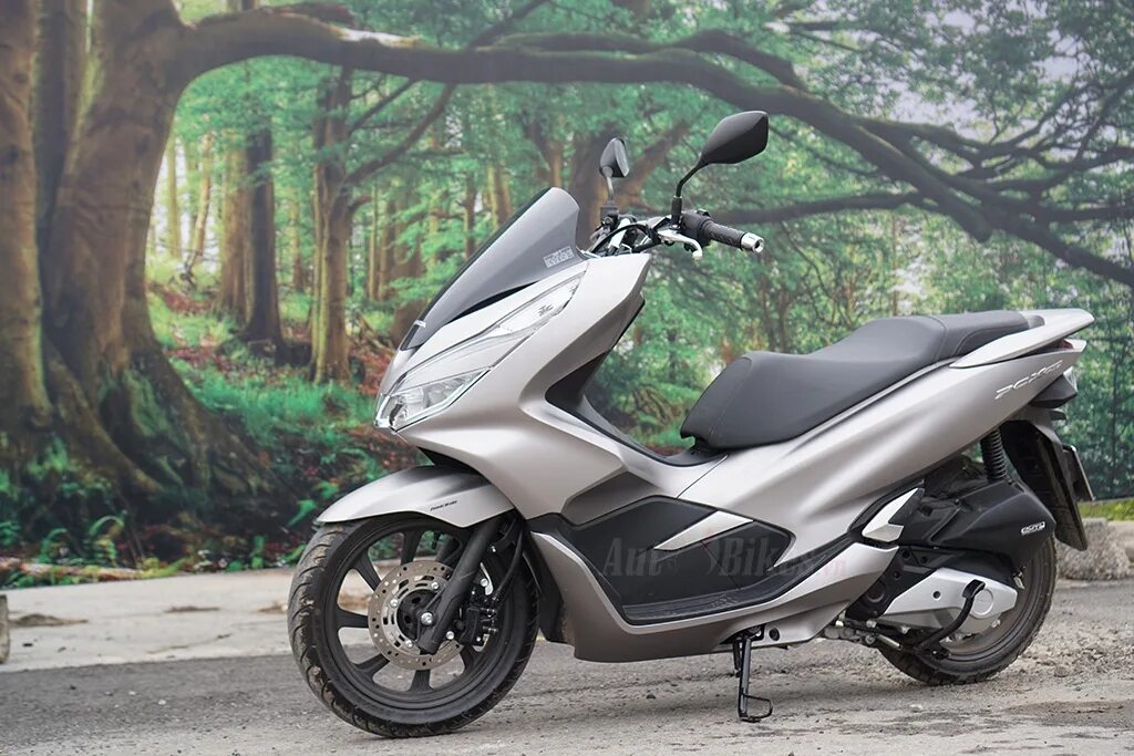 Honda 150 скутер. Honda PCX 150. Honda PCX 160. Хонда ПСХ 150. Honda PCX 2018.