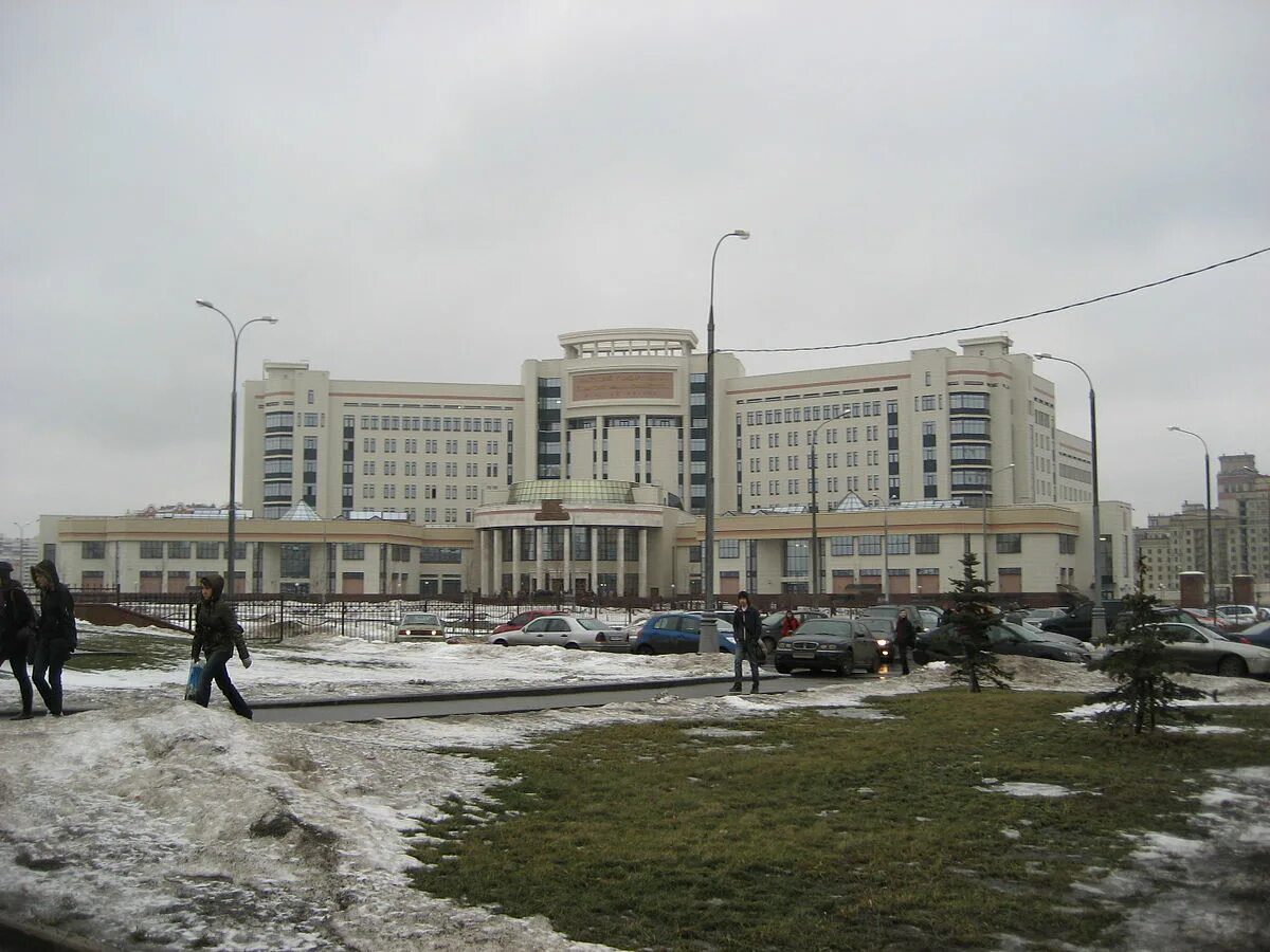 25 корпус мгу. 25 корпус мгу. Шуваловский мгу. Факультет политологии мгу здание. 4 гуманитарный корпус мгу.