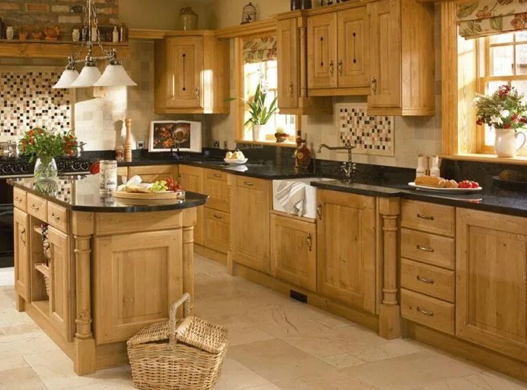 кухня дуб натуральный. массив тик. кухня дерева дуб. деревянный кухонный гарнитур. кухня под натуральный дуб.