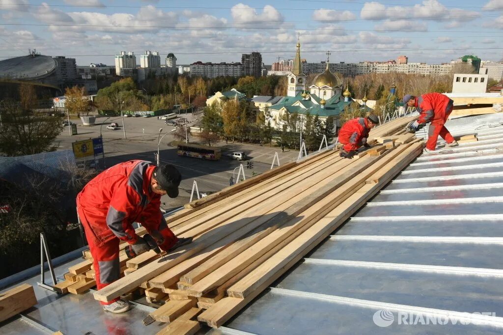 Капремонт крыши. Кровля Астрахань. Капитальный ремонт крыши дома. Капремонт кровли картинка. Капитальный ремонт 2015 2044