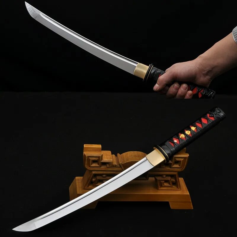 Короткий японский меч. Короткий японский меч танто. Меч катана танто. Танто самурая. Катана и вакидзаси.