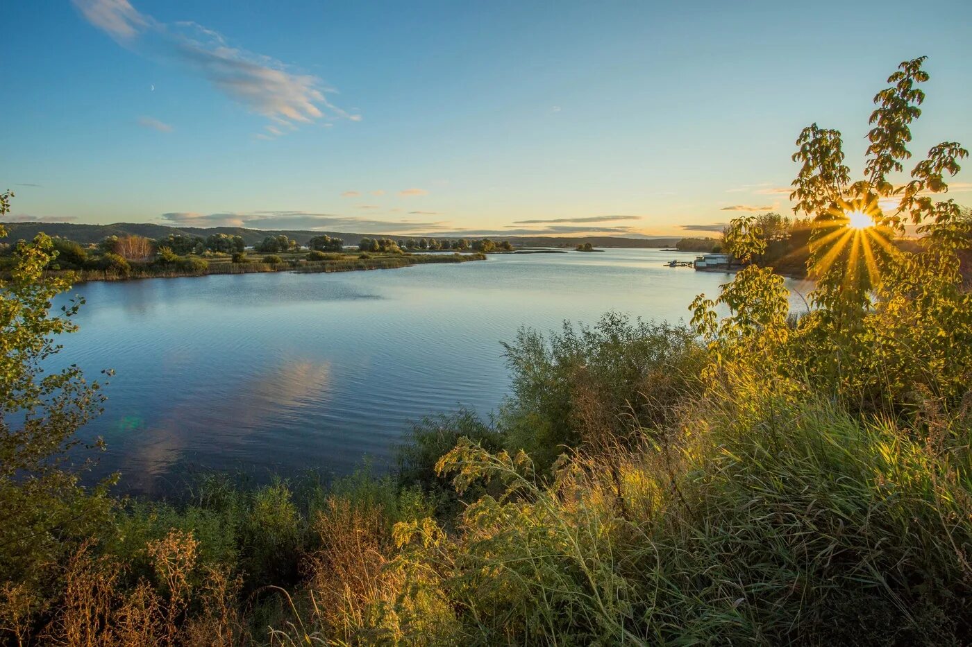 Природа реки волга. Река Волга в Татарстане. Природа Татарстана Волга. Берег Волги в Татарстане. Камское Устье река Волга.