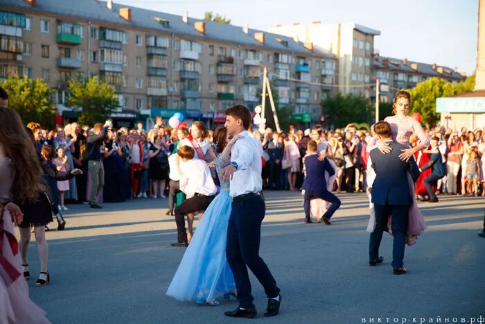 Южноуральск 2010. Праздничный вальс. Выпускной в 2015 году Южноуральск. Выпускной бал в Мурманске. Жизнь южноуральска