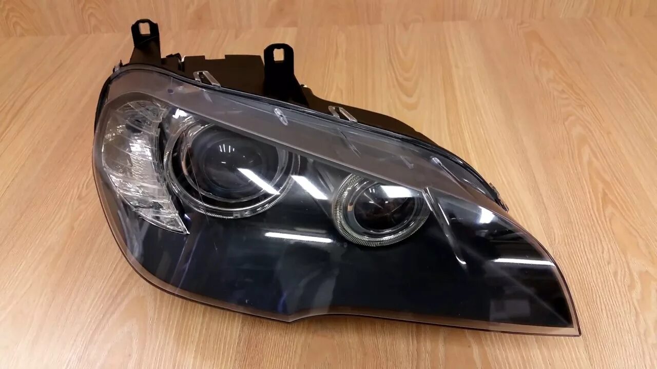 Bmw e90 headlights. Лампа ближнего света бмв х5 е70. Фара бмв х5 е70. Ксенон бмв е70. Ксенон бмв е70.