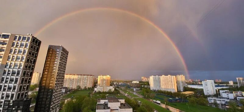 радуга на пасмурном небе. радуга фото. вечерняя радуга предвещает хорошую погоду цифра 4. смерч в минске вчера. вечерняя радуга предвещает хорошую погоду цифра 4.
