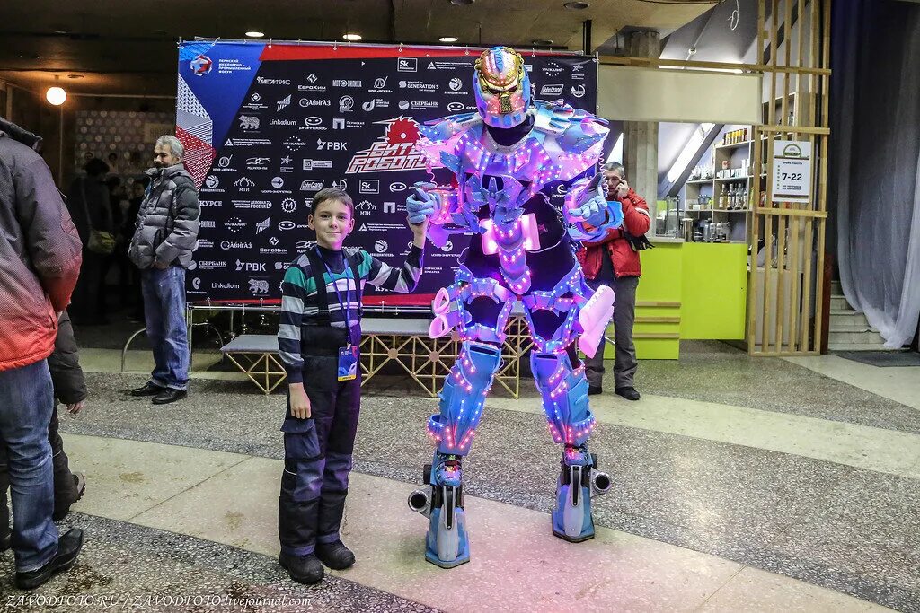 Битвы роботов пермский робот. Битва роботов на заводе. Битва роботов 2. Битва роботов 2. Battlebots.