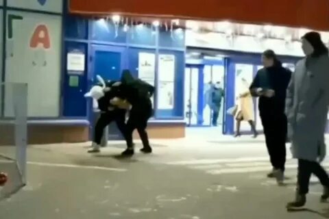 В воронеже прохожий поднял