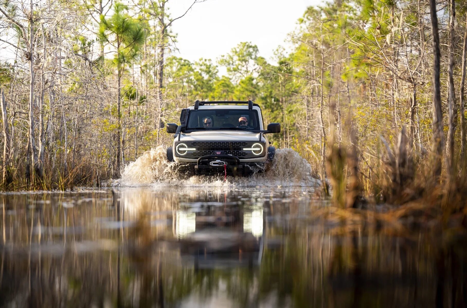 День джипа 4х4. Ford Bronco Everglades. Ford Bronco Everglades 2022. Бронко автомобиль 2022. Ford Bronco Offroad.