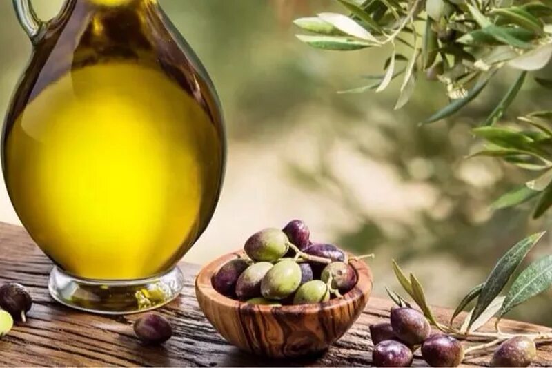 Польза и вред оливкового масла для организма. Оливковое масло полезное. Цвет оливкового масла. Самое полезное оливковое масло. Чем полезно оливковое масло.