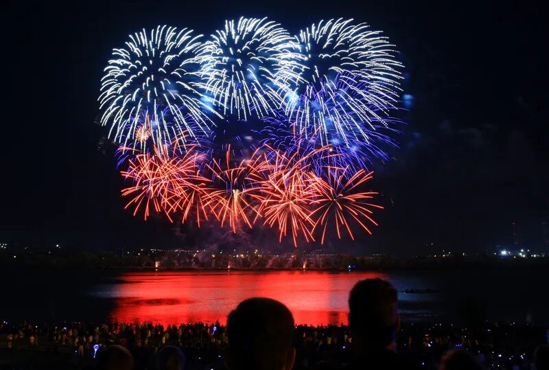 Магнитогорск день города. День металлургов челябинск концерт. Фестиваль фейерверков магнитогорск 2024. Магнитогорск день города. Фестиваль салютов ессентуки 2022.