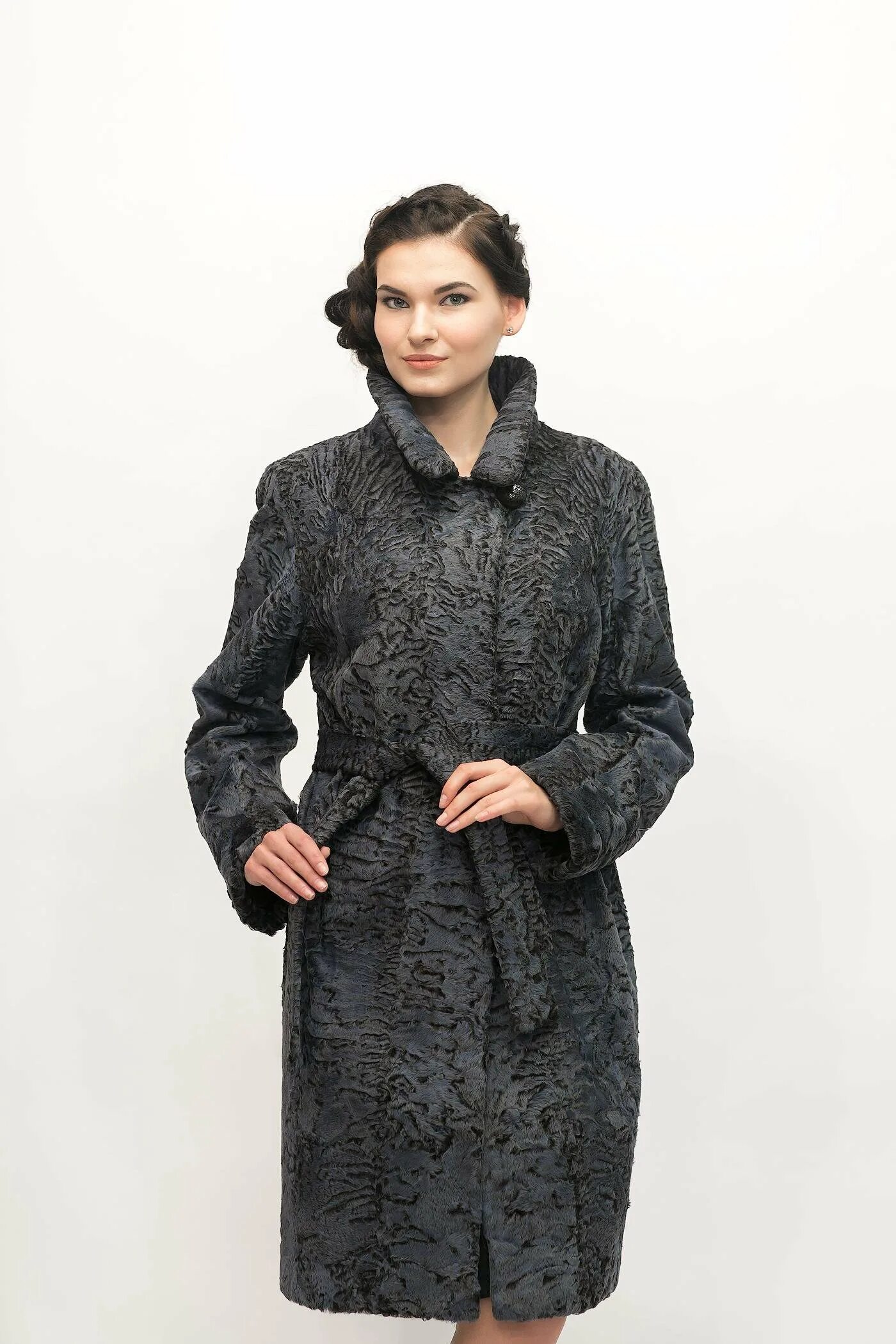 Шуба из каракуля снежная королева. Liu-jo каракульча. Каракуль и каракульча. Каракульча марко варни. Каракулевая шуба 2022.