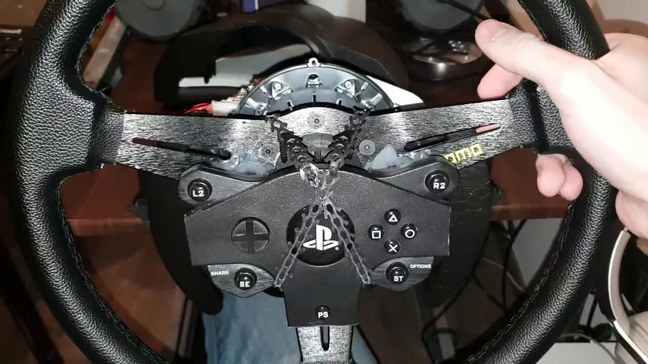 Трансмастер т300. Руль Thrustmaster t150. Разобранный руль Трастмастер т150. Thrustmaster t150 кожа. Болт струбцины руля Thrustmaster t150.