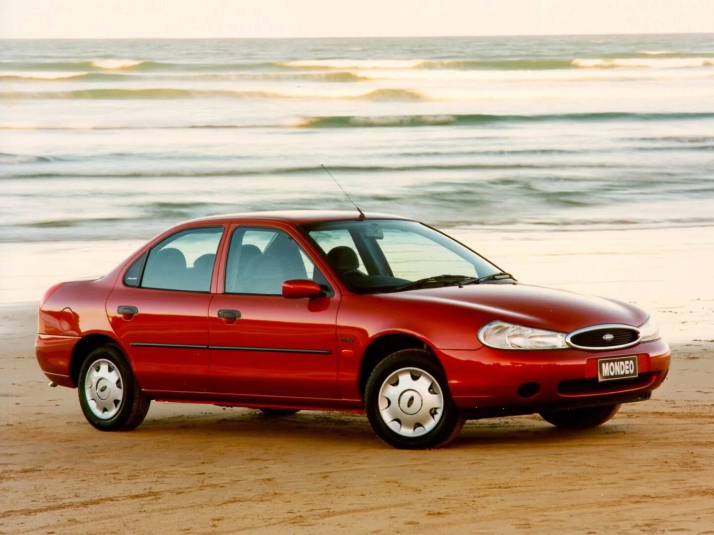 Форд мондео 2000 года. Ford Mondeo 1996 седан. Форд Мондео 2 поколения. Ford Mondeo 2 1996. Форд Мондео 2 седан.