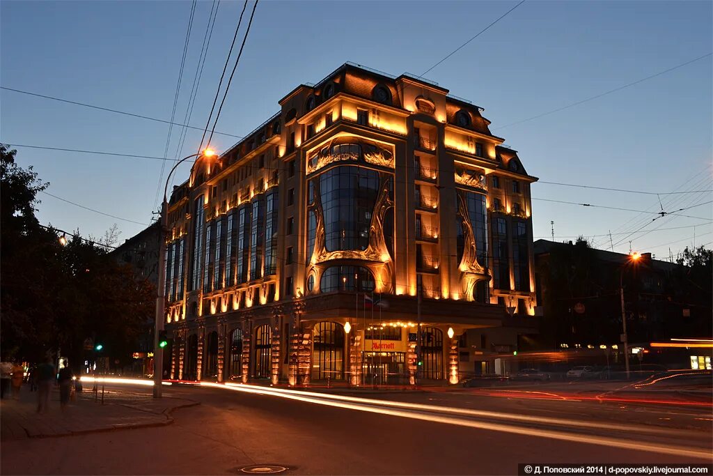 Marriott Hotel Новосибирск. Гостиница Марриотт Новосибирск. Марриотт Новосибирск снаружи. Новосибирск Марриотт ночью.