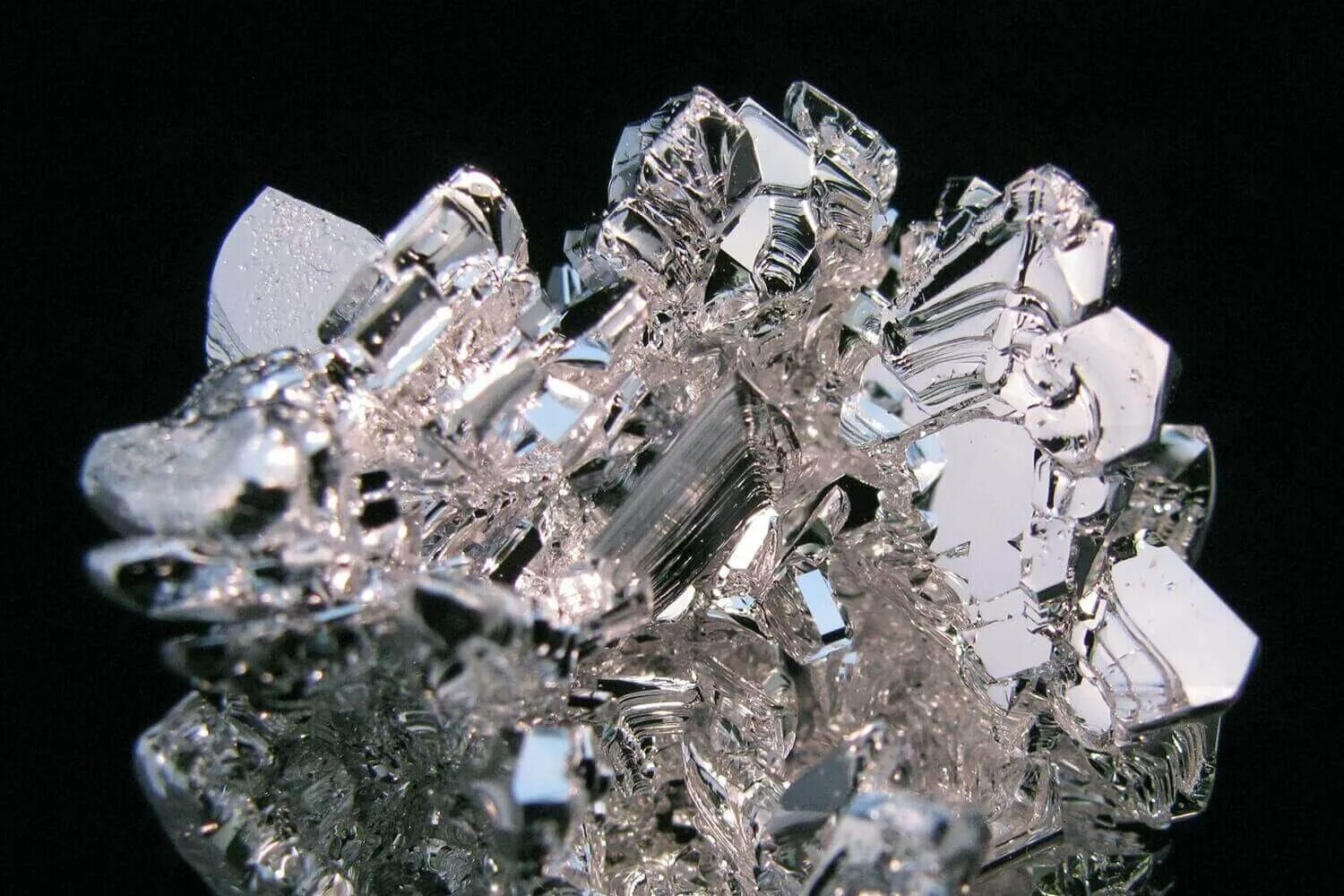 Самый лучший металл. Магний металл. магний / magnesium (mg). магний кристалл. унбинилий.