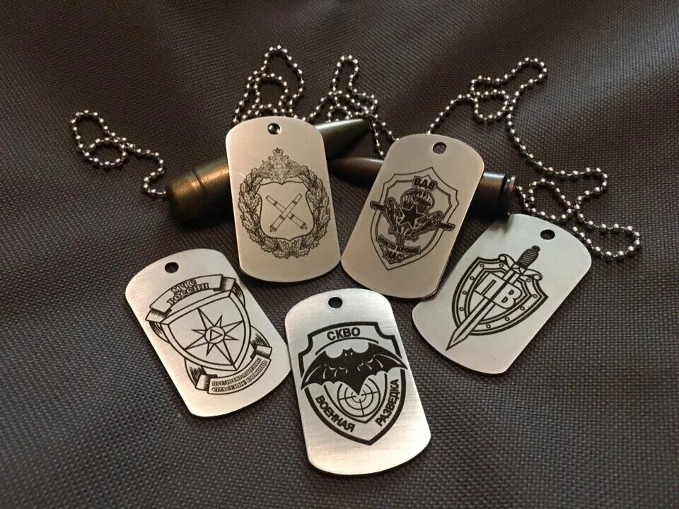 гравировка по золоту. современная гравировка. лазерная гравировка логотипа на металле. лазерная гравировка на металле. гравировка по металлу.