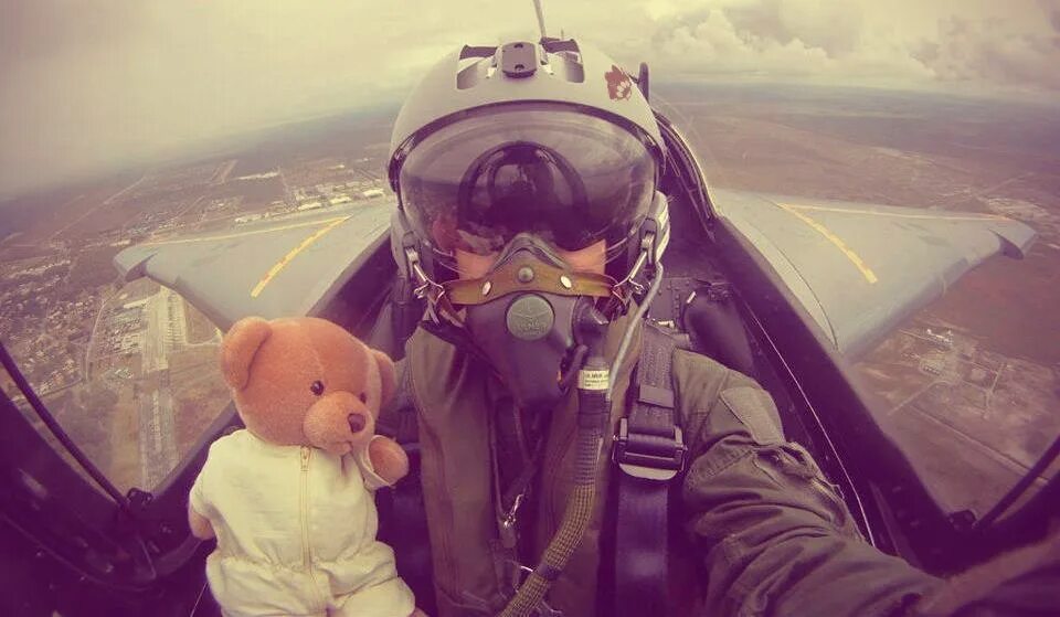 Аэрофобия. "алексей кулагин" пилот аэрофлот. Пилот сообщил. Электрический пилот италия. Командир воздушного судна.